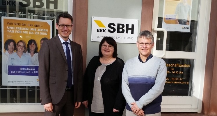 Uwe Amann Vorstand BKK SBH, Irene Hensel, Thilo Jäckle Geschäftsstellenleiter St. Georgen